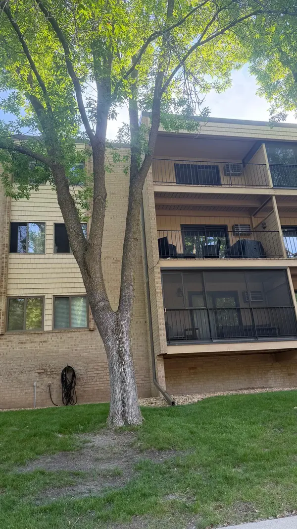 5627 Green Circle DR #219, Hopkins, MN 55343