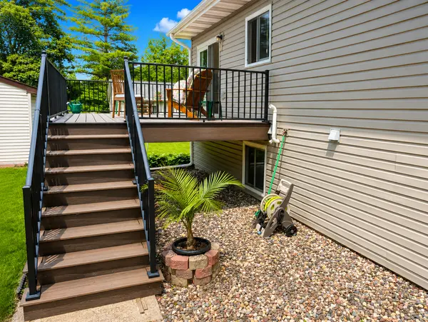 907 California AVE W, Saint Paul, MN 55117