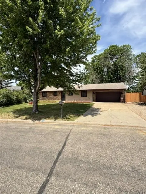 8042 73rd ST S, Cottage Grove, MN 55016