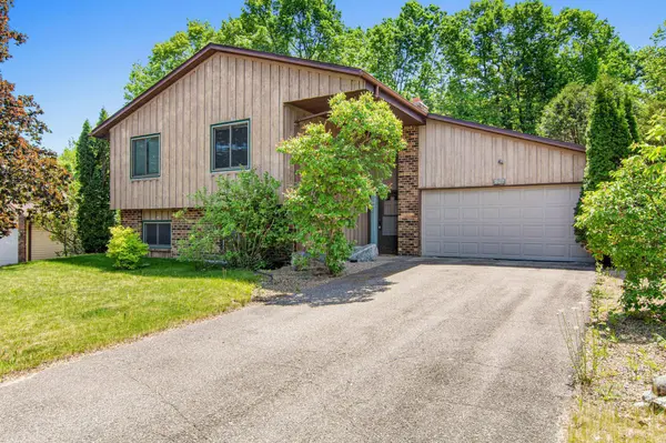 1809 W 138th ST, Burnsville, MN 55337