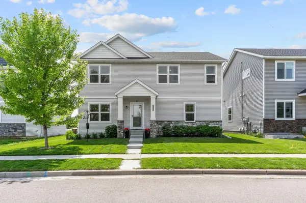 3006 Hemingway DR, Chaska, MN 55318