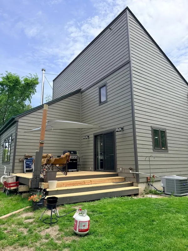102 Arrowhead RD, Emmons, MN 56029