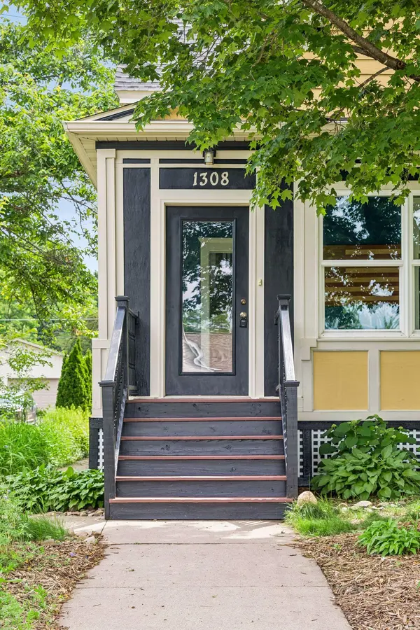 1308 6th ST, Hudson, WI 54016