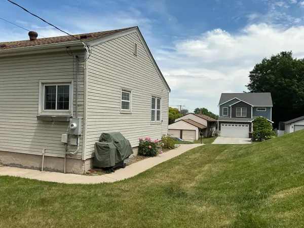 202 19th AVE S, South Saint Paul, MN 55075