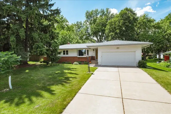 2959 Patton RD, Roseville, MN 55113
