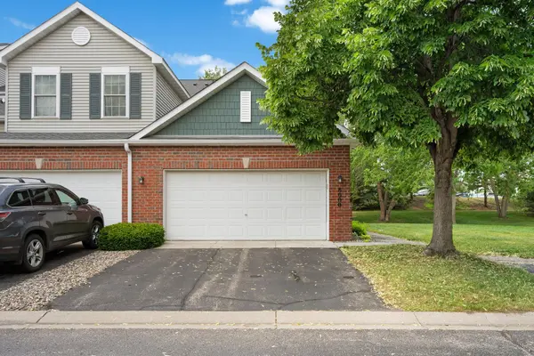 8000 Stratford CIR S, Shakopee, MN 55379