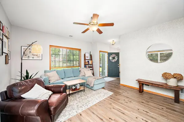 8000 Stratford CIR S, Shakopee, MN 55379