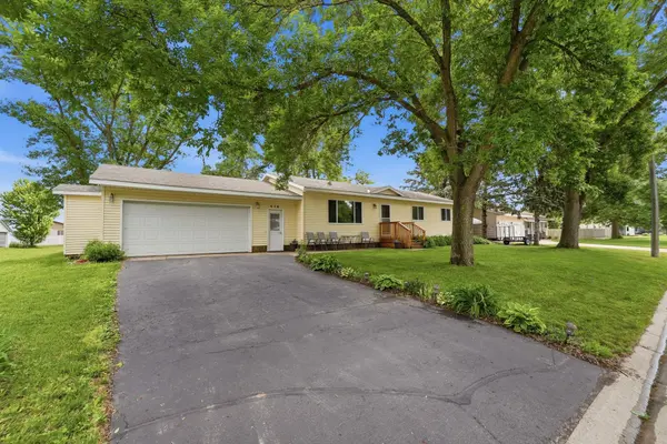 516 Nelson AVE, Belgrade, MN 56312