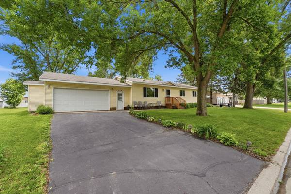 516 Nelson AVE, Belgrade, MN 56312