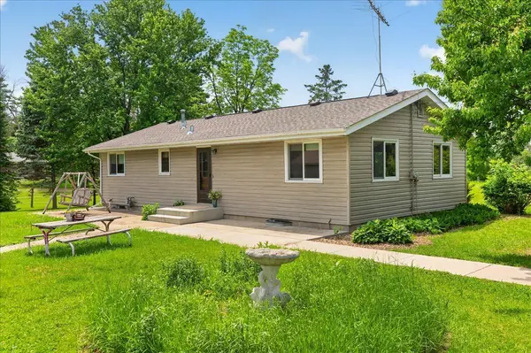 8625 Burr Oak LN, Maple Plain, MN 55359