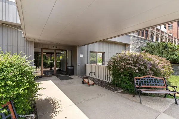 311 Pleasant AVE #409, Saint Paul, MN 55102