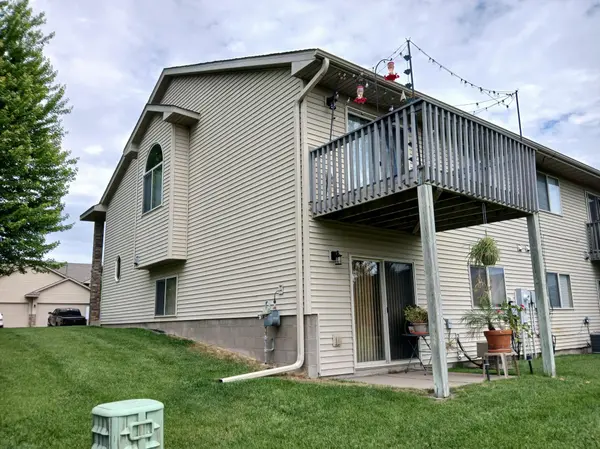 9180 Orchard CIR, Monticello, MN 55362