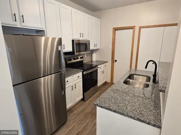 8300 Kimball DR, Eden Prairie, MN 55347