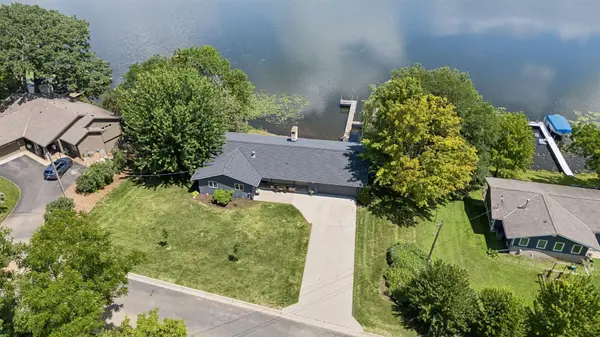 2500 Auburn DR, Victoria, MN 55386