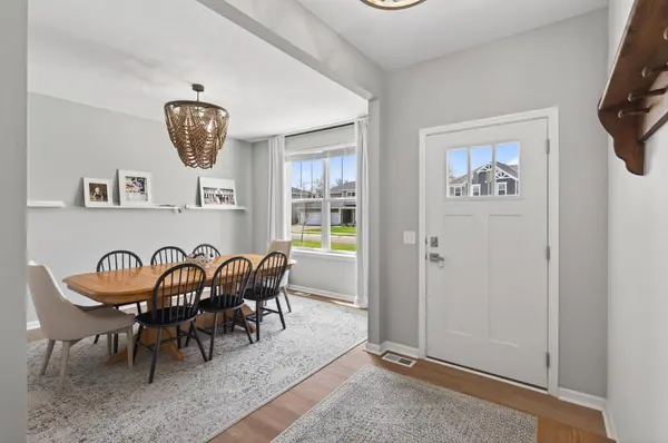 5850 Walnut Grove LN N, Plymouth, MN 55446