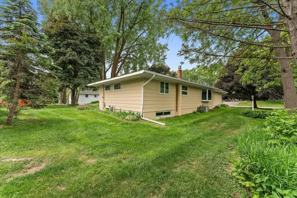 1426 Lookout ST, Stillwater, MN 55082