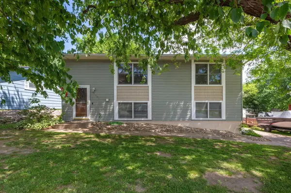 1401 Autumn DR, Faribault, MN 55021