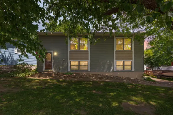 1401 Autumn DR, Faribault, MN 55021