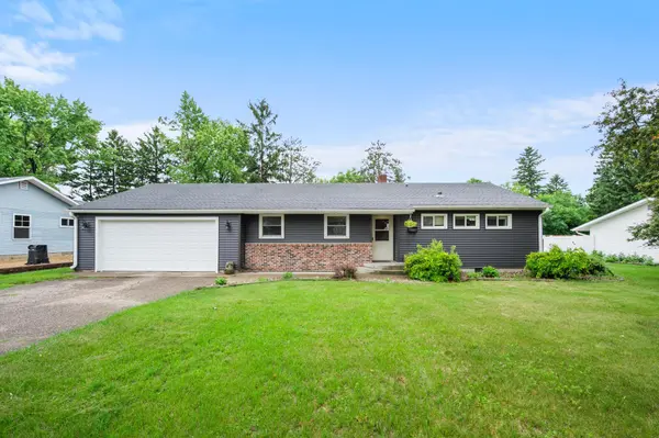 907 Fairfield RD, New Richmond, WI 54017