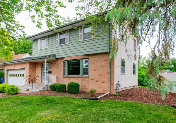 1945 Upper Afton RD E, Saint Paul, MN 55119