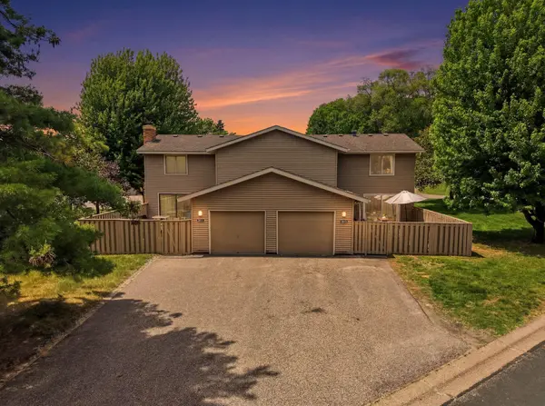 869 Monterey DR, Shoreview, MN 55126