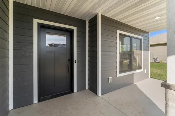 409 Sunflower CT, Cannon Falls, MN 55009