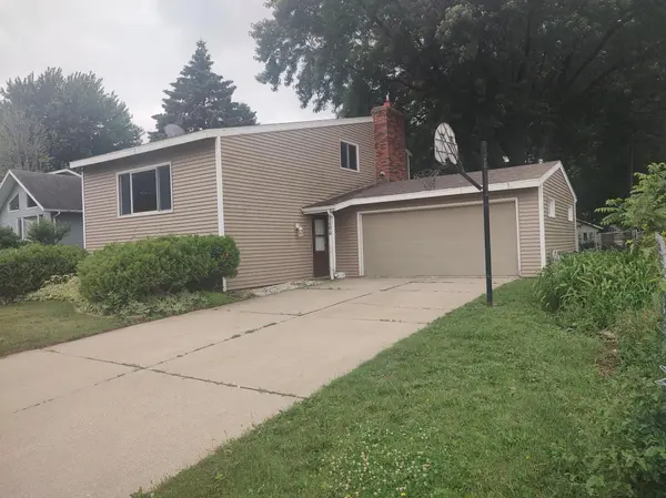 1404 City View CT NE, Rochester, MN 55906