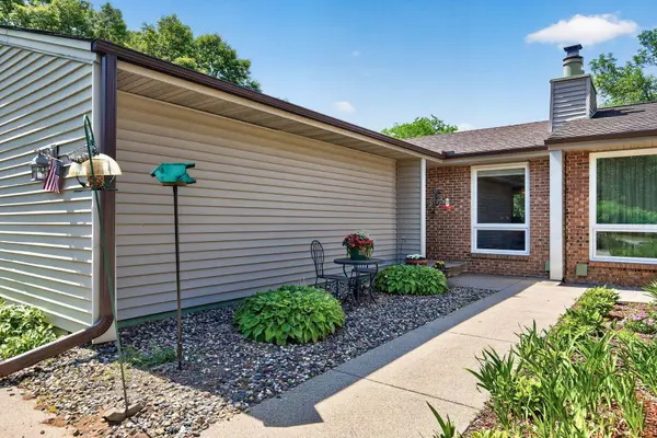 3706 Westmark CIR, Minnetonka, MN 55345
