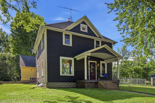 204 Riverside AVE, Owatonna, MN 55060