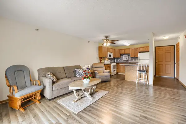 880 Lyn WAY #304, Hastings, MN 55033