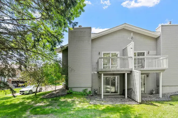 828 Sherwood RD, Shoreview, MN 55126