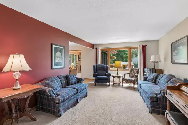 18025 33rd AVE N, Plymouth, MN 55447