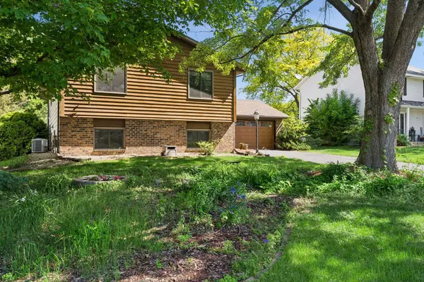 8124 W 102nd ST, Bloomington, MN 55438