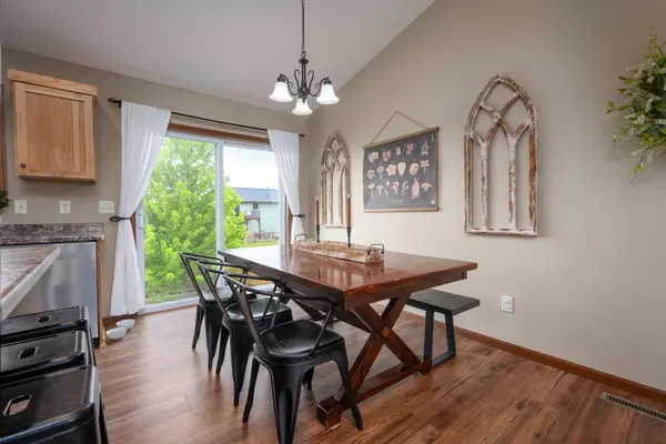 388 Dakota AVE, Roberts, WI 54023