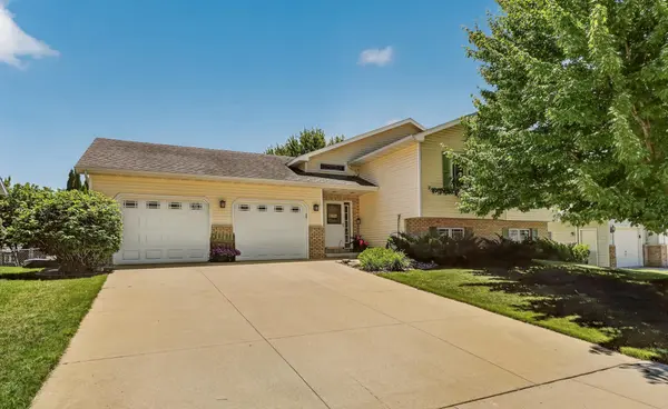 4462 Durham LN NW, Rochester, MN 55901