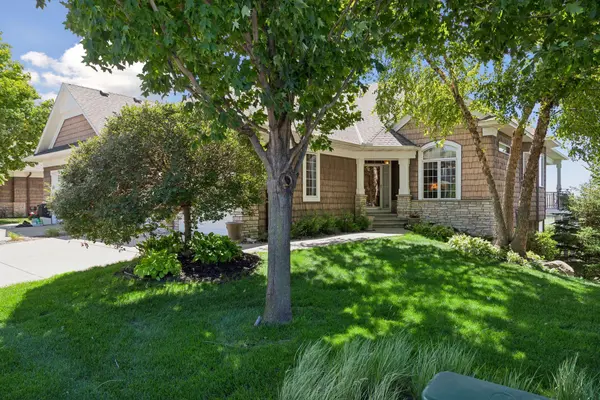 10058 Indigo DR, Eden Prairie, MN 55347