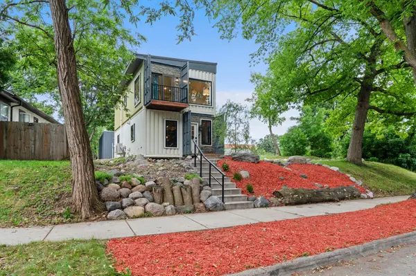 2434 Irving AVE N, Minneapolis, MN 55411