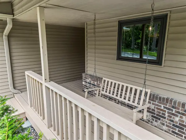 12 Oak Shore DR, Burnsville, MN 55306