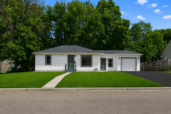 6018 Camden AVE N,  Brooklyn Center,  MN 55430