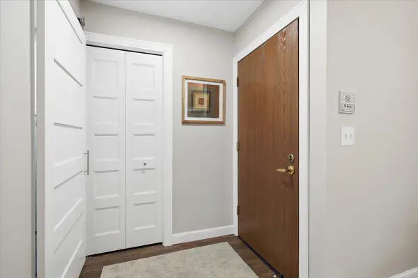 6869 Langford DR, Edina, MN 55436