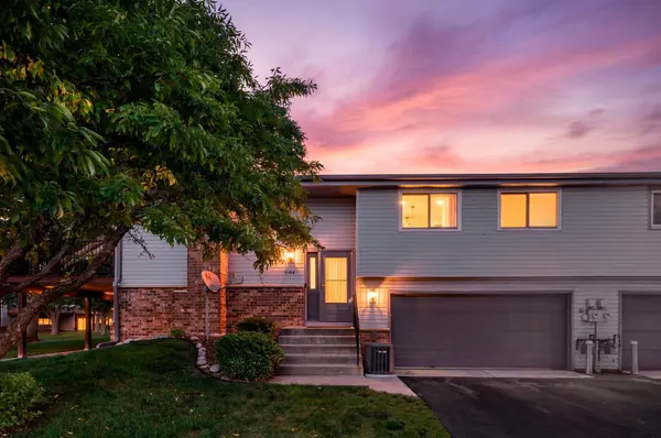 604 Portland PL, Burnsville, MN 55337