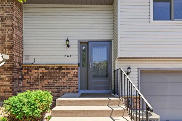 604 Portland PL, Burnsville, MN 55337