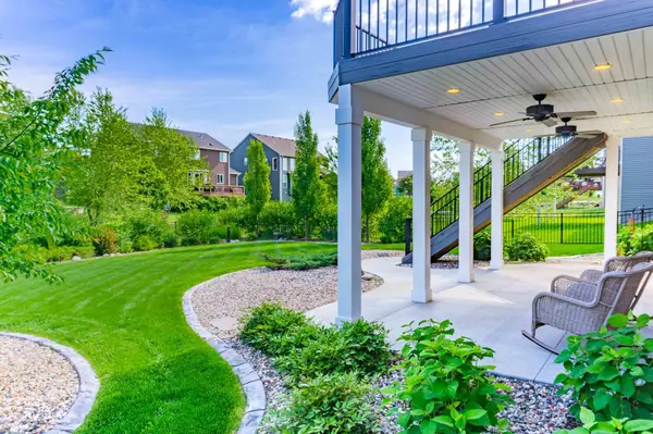 1206 Crosswinds WAY, Waconia, MN 55387