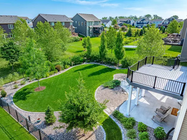 1206 Crosswinds WAY, Waconia, MN 55387