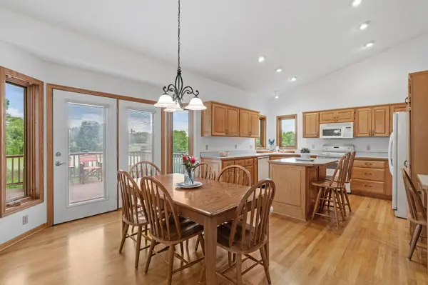 550 Linden LN, Lino Lakes, MN 55014