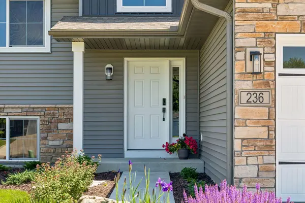 236 9th Ave CT NW, Lonsdale, MN 55046