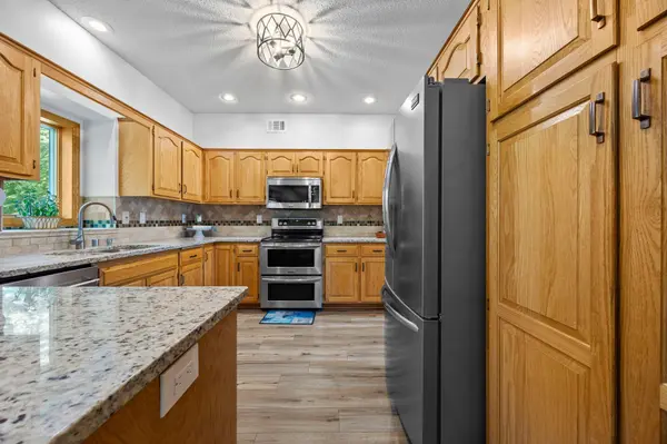 14596 Yosemite AVE S, Savage, MN 55378
