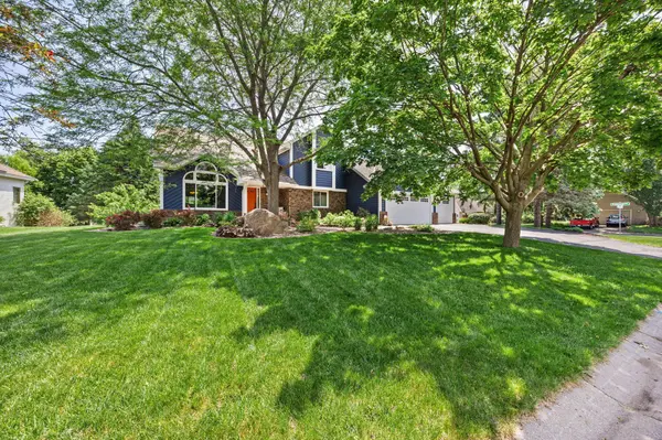 4150 Columbine CT, Vadnais Heights, MN 55127