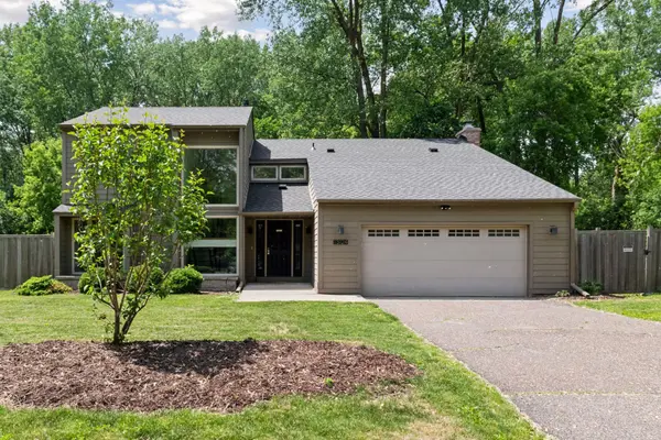 13124 April LN, Minnetonka, MN 55305