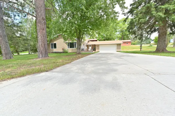 1025 SW 5th ST, Grand Rapids, MN 55744